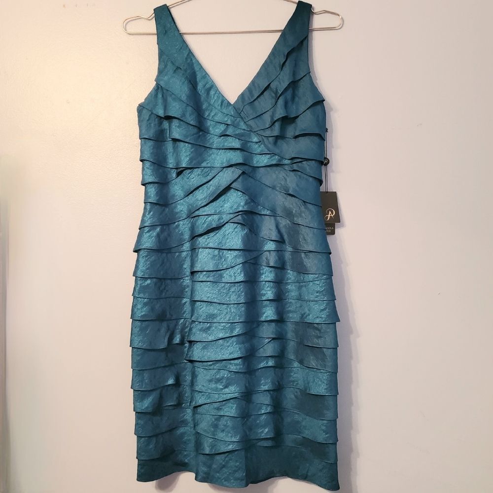 Adrianna Papell Laser Cut Shutter Shimmer Dress Size 6